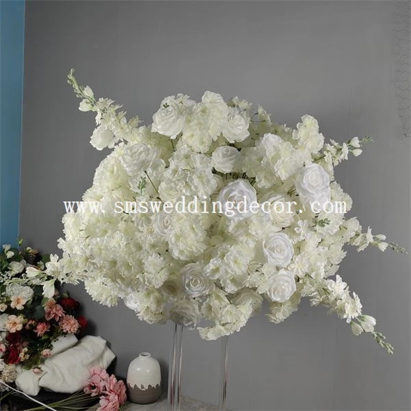 wedding centerpiece roses